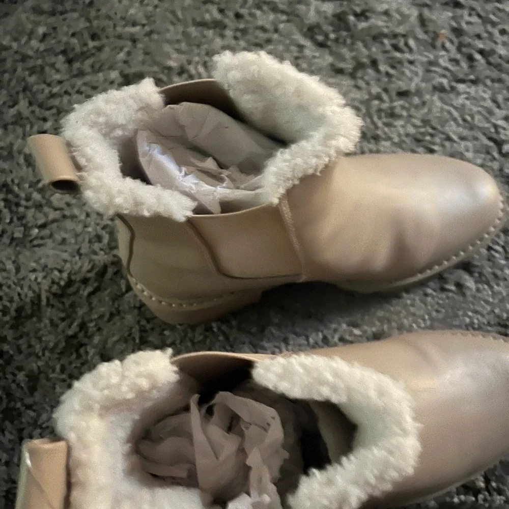 NWT The Drop Beige Chelsea Boots with Chunky Sole‎ size 7.5